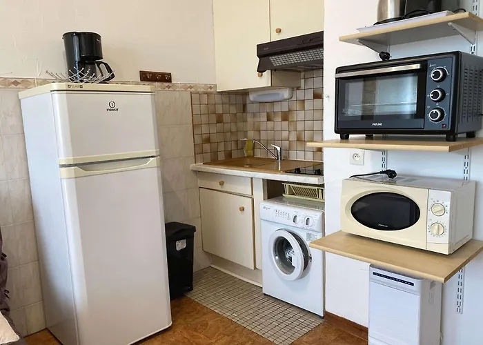 T1 Lumineux Avec Cuisine équipée, Coin Nuit Séparé Et Wifi - - Fr-1-553-48 * Balaruc-les-Bains