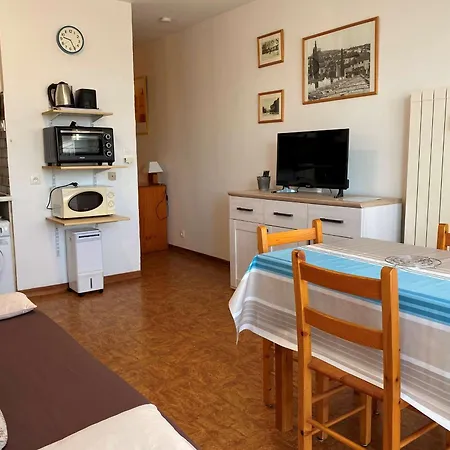 T1 Lumineux Avec Cuisine Equipee, Coin Nuit Separe Et Wifi - - Fr-1-553-48 شقة *